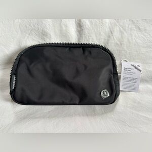 Lululemon Everywhere bag